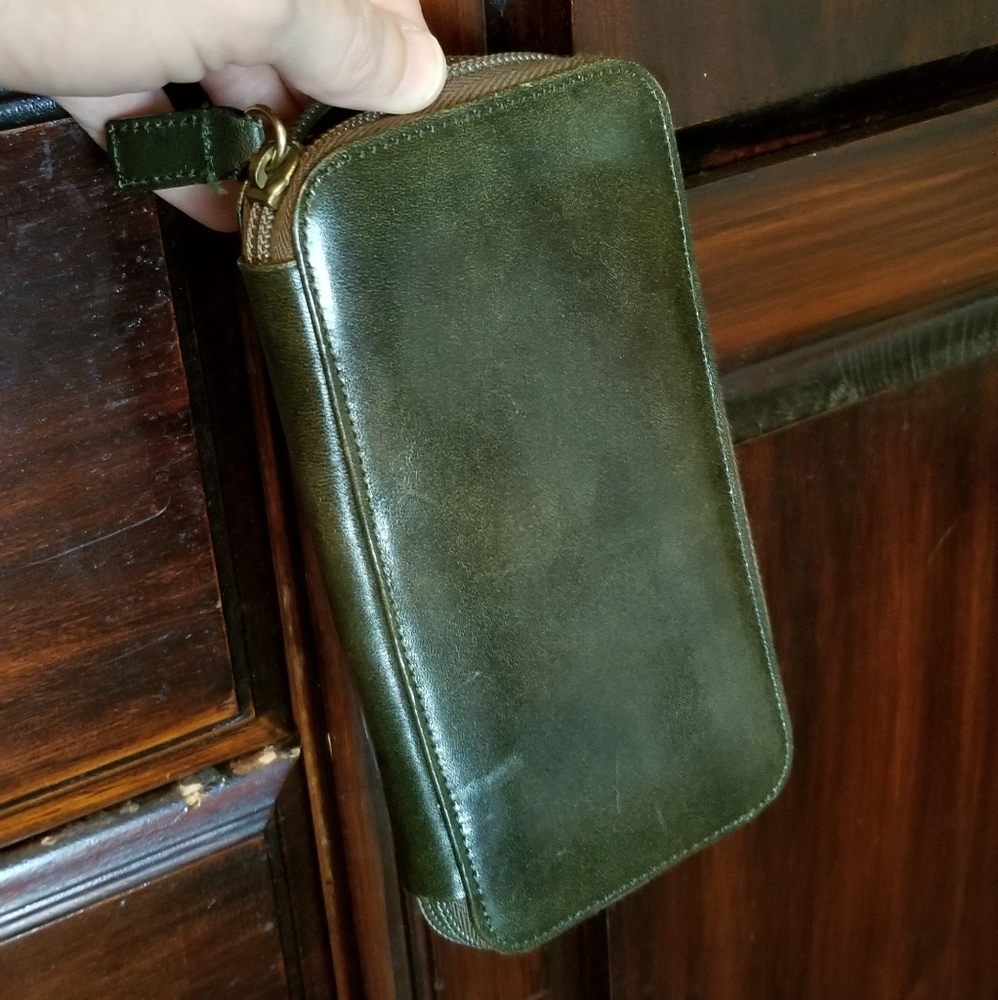 Premium Italian leather wallet made in Florence Italy